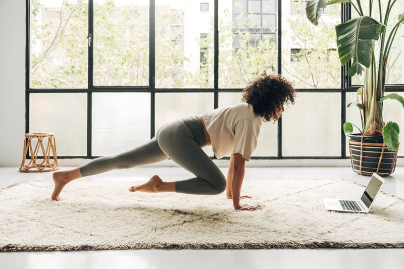 Discover 20 At-Home Workouts (4/20): 6 Easy Pilates Workout Moves for Beginners