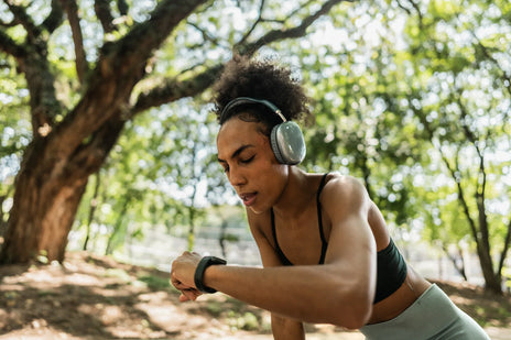 How to Find Your Ideal Heart Rate Zone & Train Better with a Runmefit Smartwatch